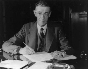 Vannevar Bush.jpg